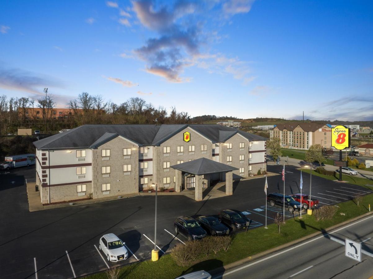 Hotel Super 8 By Wyndham Uniontown Pa Exterior foto